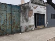 Venta Casa 3 ambientes con local a refaccionar Pompeya