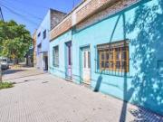 Venta Casa 3 ambientes con patio y terraza en Flores