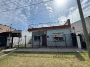 VENTA CASA 3 AMBIENTES EN BERAZATEGUI AMPLIO PATIO