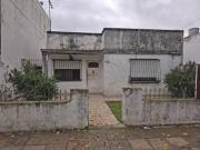 VENTA CASA 3 AMBIENTES EN VILLA ADELINA