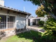 Venta Casa 3 ambientes. Jardín. Cochera. Wilde