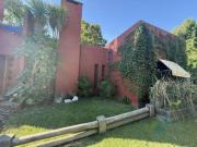 Venta Casa 3 Ambientes, Quincho y Pileta en Doble Lote,...