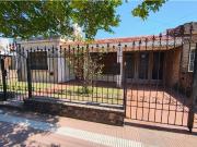 VENTA CASA 3 DORM Bº AYACUCHO, SOBRE AVENIDA CAPDEVILA