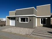 VENTA CASA 3 DORM B° CONFLUENCIA PLOTTIER NQN