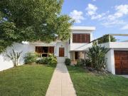 VENTA CASA 3 DORM Y ESCRITORIO BARRIO ARGUELLO