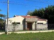 VENTA CASA 3 DORMIT CON PARQUE, PILETA Y PARRILLA