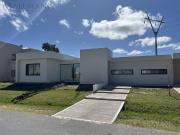 Venta Casa 3 Dormitorios A Estrenar en Barrio Altos de...