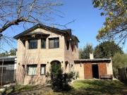 Venta Casa 3 dormitorios con amplio jardín parquizado...