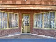 VENTA CASA 3 DORMITORIOS CON COCHERA Y MONOAMBIENTE...