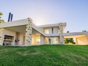 VENTA Casa 3 Dormitorios con Jardín, Puerto Roldan