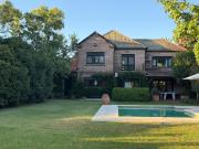 VENTA Casa 3 dormitorios, con parque. Fisherton, Rosario