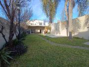 VENTA CASA 3 DORMITORIOS CON PISCINA EN ALBERDI