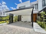 VENTA CASA 3 DORMITORIOS EN TUMBACO, CONJUNTO CERRADO AAG