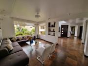 VENTA CASA 3 DORMITORIOS ESTUDIO CUMBAYA
