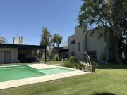 VENTA Casa 3 dormitorios, gran parque con piscina y...