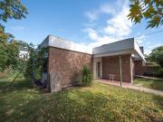 VENTA CASA 3 DORMITORIOS JARDIN BARRIO INGLES