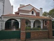 Venta casa 3 dormitorios pileta parque Fisherton