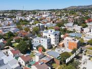 VENTA CASA 3 DORMITORIOS PILETA SEMICENTRO TANDIL