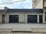 VENTA · CASA · 3 DORMITORIOS · QUINCHO · 2 COCHERAS ·...