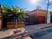 Venta. Casa 3 dormitorios. San Luis, Pje. Laprida N°464