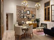 Venta casa 3 dormitorios y patio barrio Echesortu