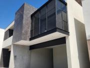 VENTA Casa 3 Niveles Fracc. Rinc?n de San Gerardo EL...