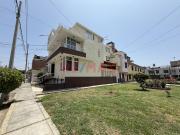 Venta Casa 3 Pisos Frente A Parque De Los Músicos Urb....