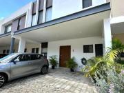 VENTA CASA 3 REC. ARBOLADA