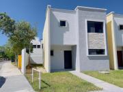 VENTA CASA 3 REC. AV. HUAYACAN