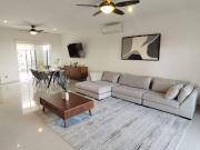 VENTA CASA 3 REC, AV. LAS TORRES