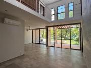 VENTA CASA 3 RECAMARAS FRENTE AL LAGO CON PISCINA Y...