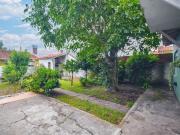 venta casa 3 y 4 ambientes con parque y cochera