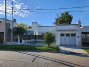 VENTA CASA 3AMBIENTES DON BOSCO COCHERA TERRAZA