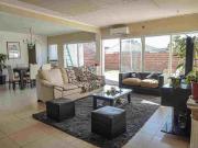 VENTA CASA 3AMBIENTES/C/COCHERA Y PATIO/LOS ROBLES