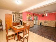 Venta Casa 3d, cochera doble y patio B° Favaloro