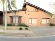 VENTA Casa 3dorm + depto Patio y pileta