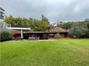 Venta Casa 400m2/2500m2 de Terreno 4h+2s/4.5b+s/10p Alto...