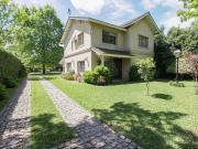 VENTA CASA 4 AMB 2 PLANTAS PISCINA JARDÍN LOTE 1000 M2