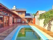 Venta casa 4 amb c/ quincho y Pileta Climatizada Los Pinares