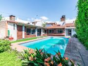 Venta Casa 4 AMB Cochera Pileta Hurlingham A.cred
