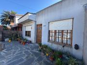 VENTA CASA 4 AMB CON QUINCHO JARDIN Y GARAGE