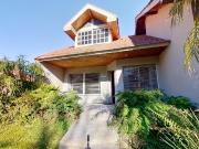 VENTA CASA 4 AMB CRUCE VARELA CON PARQUE Y COCHERA