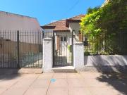 VENTA CASA 4 AMB EN DEVOTO A REFACCIONAR!