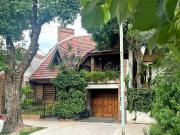 VENTA CASA 4 AMB FLORESTA PATIO ARBOLADO COCHERA