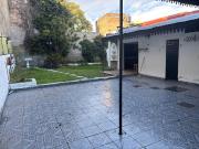 VENTA CASA 4 AMB GARAGE JARDIN PATIO FLORES