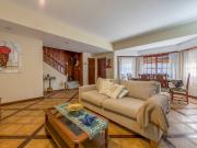 Venta Casa 4 Amb, Hurlingham. c/piscina, Cochera