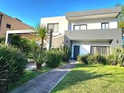 VENTA CASA 4 AMB PILETA AMOBLADA HARAS M. VICTORIA