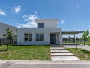 Venta casa 4 amb Santa Lucía con jardín y parrilla