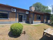 venta casa 4 ambientes 1 suite amplio parque Santa Rosa...