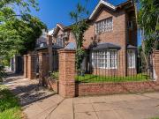 VENTA CASA 4 AMBIENTES A MODERNIZAR MARTINEZ